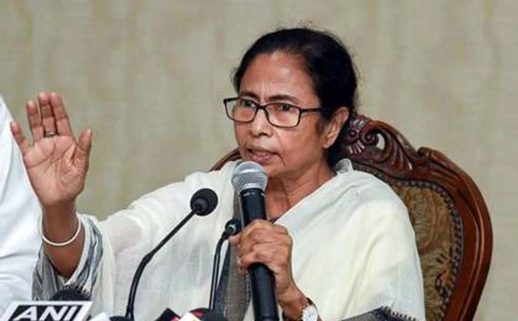 delhi issues west bengal  cm mamata banerji 